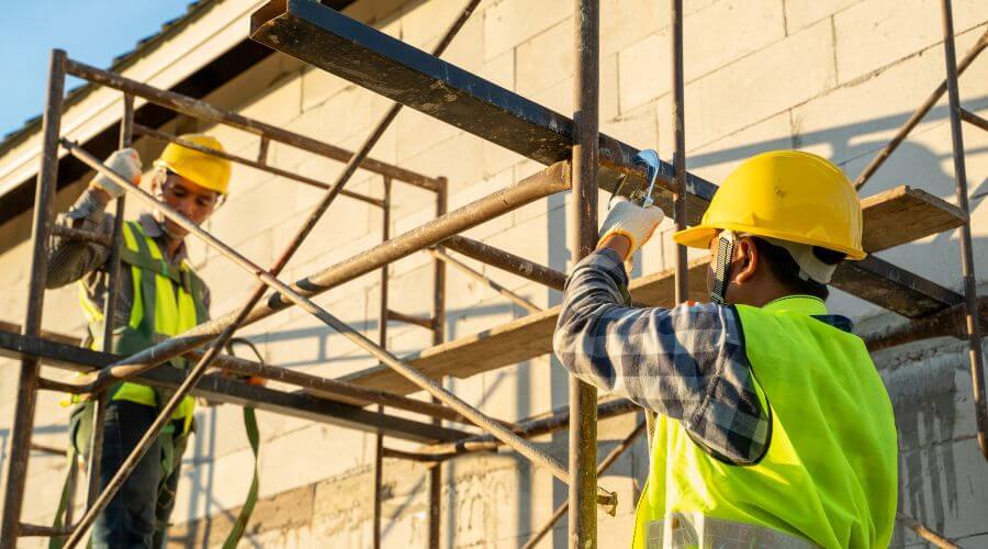 Professional fairlawn roofing services in Forrest City, AR